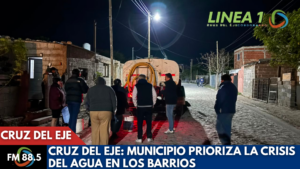 Operativo de reparto de agua en barrios de Cruz del Eje - Municipalidad de Cruz del Eje
