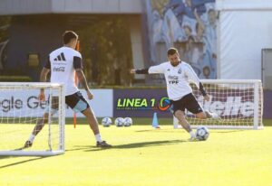 Lionel Messi en su ultimo entrenamiento con la Seleccion Argentina en Ezeiza